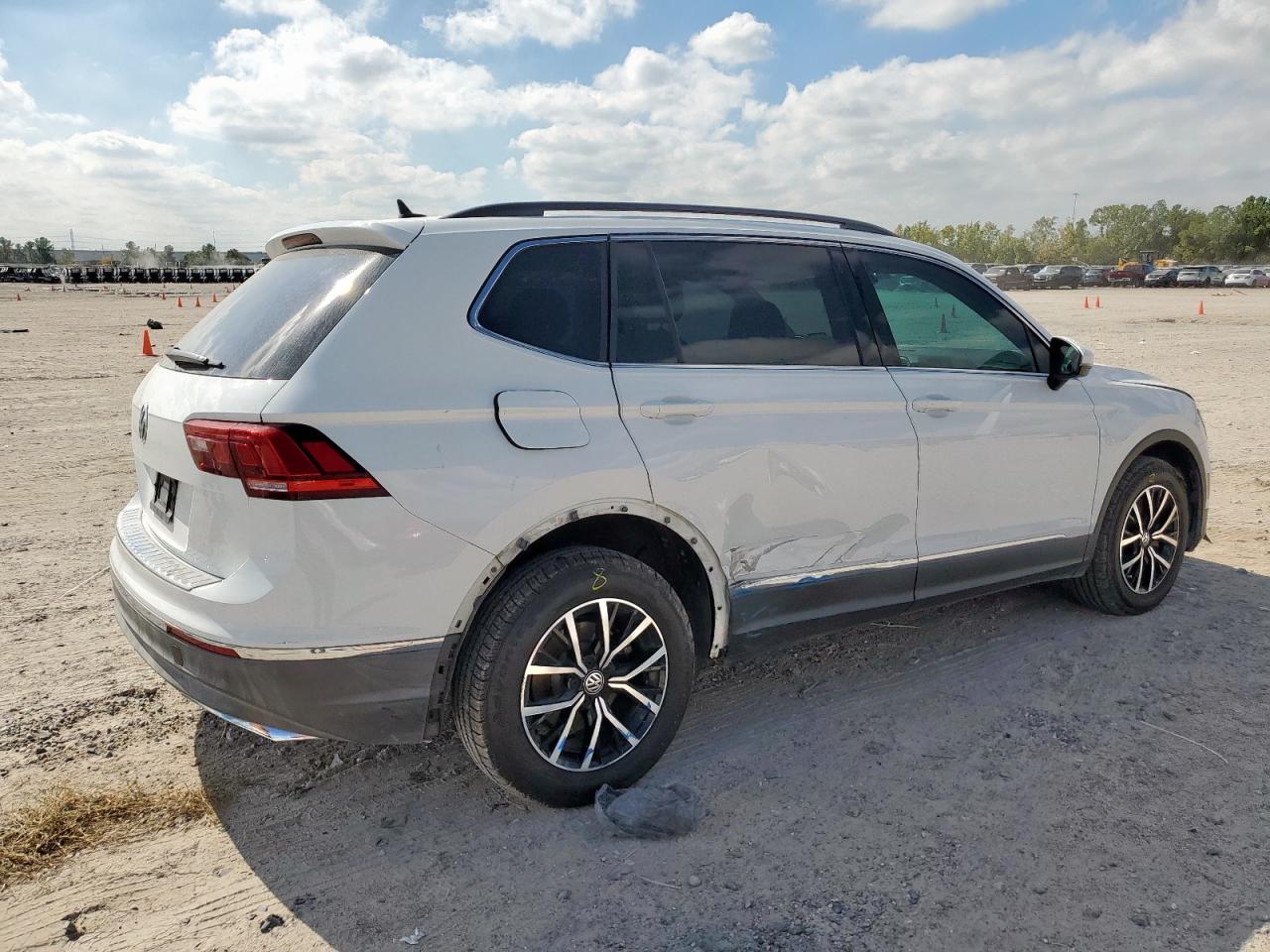 VOLKSWAGEN TIGUAN SE