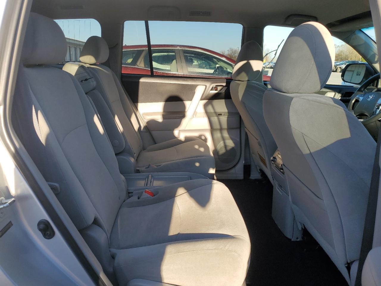 TOYOTA HIGHLANDER BASE