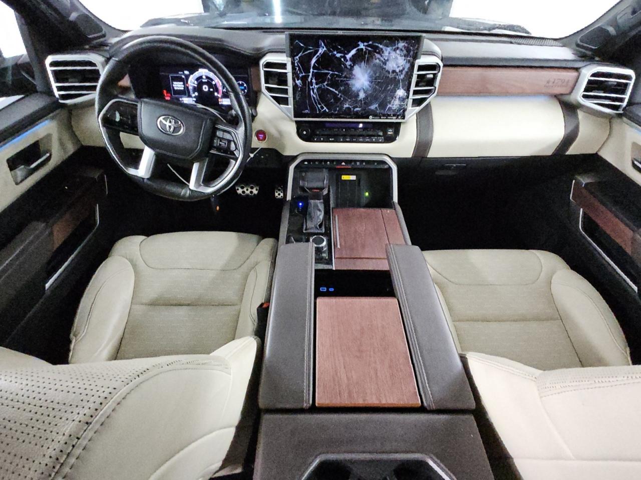 TOYOTA TUNDRA CREWMAX PLATINUM