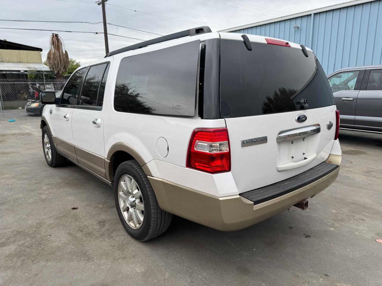 FORD EXPEDITION EL XLT