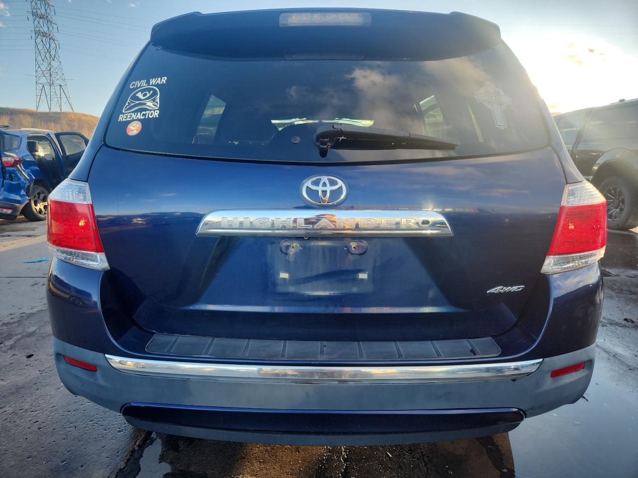 TOYOTA HIGHLANDER BASE