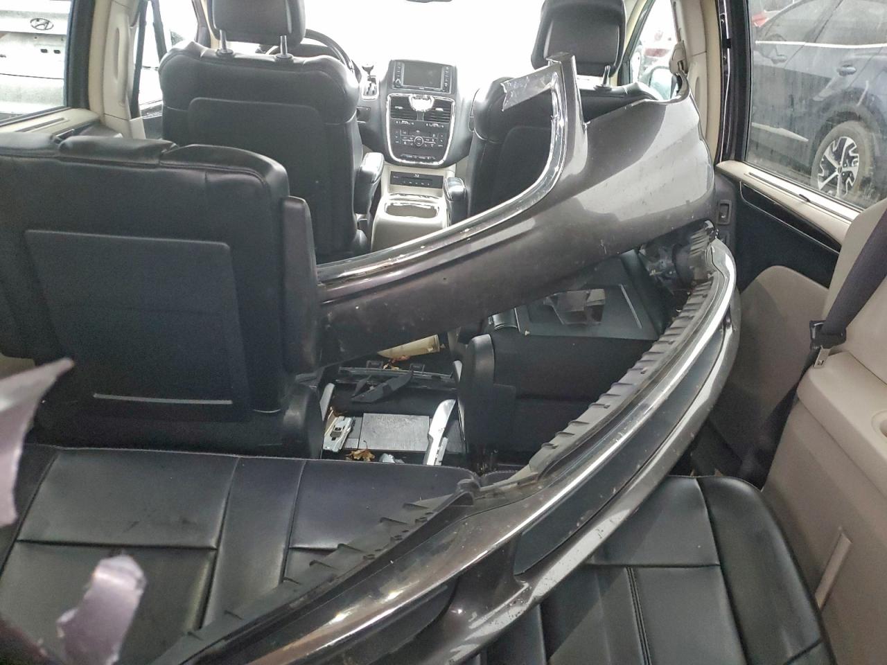 CHRYSLER TOWN & COUNTRY LIMITED PLATINUM