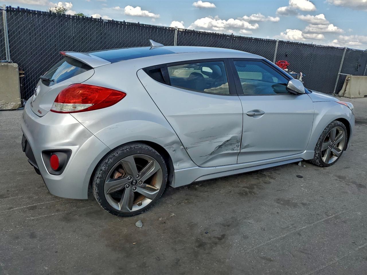HYUNDAI VELOSTER TURBO