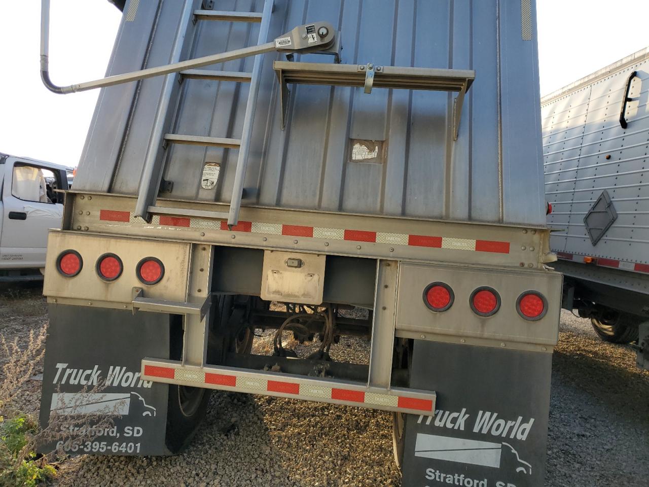 Lot #3297181876 2012 DAKOTA TRAIL-EZE