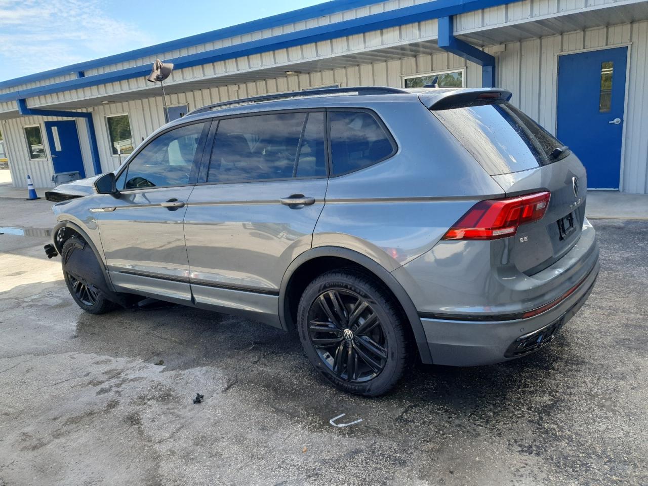 VOLKSWAGEN TIGUAN SE R-LINE BLACK