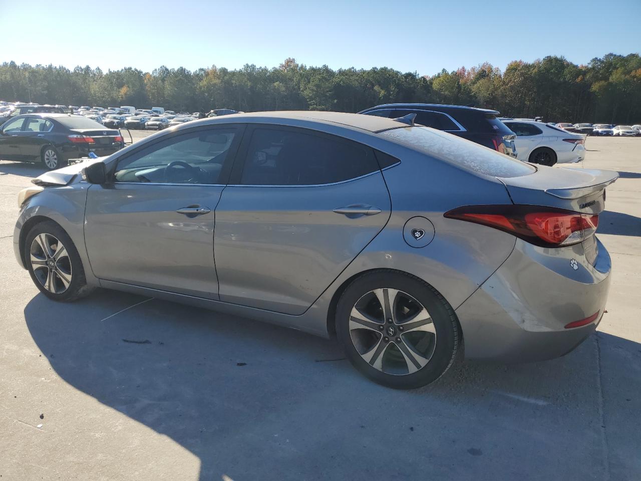 HYUNDAI ELANTRA SE