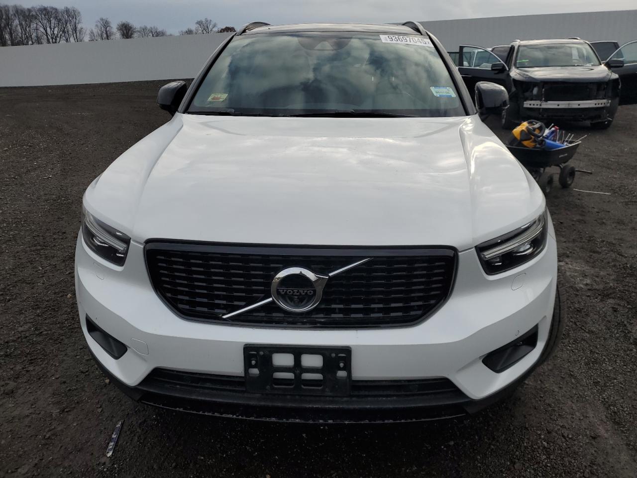 VOLVO XC40 T5 R-DESIGN