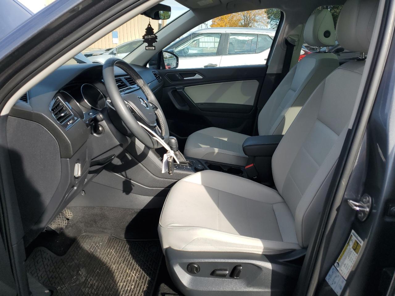 VOLKSWAGEN TIGUAN SE