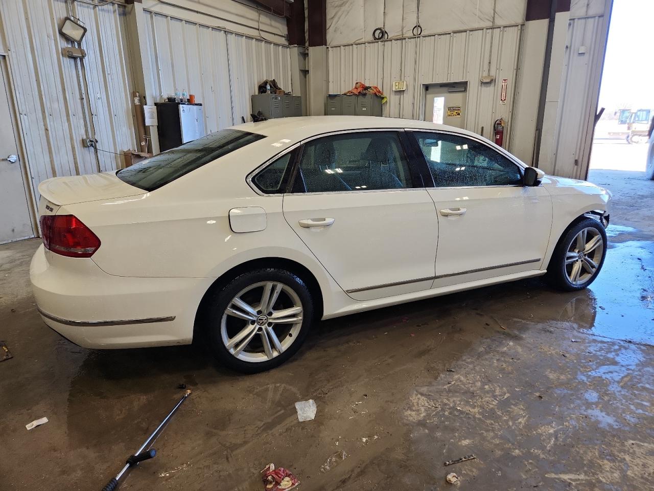 VOLKSWAGEN PASSAT SE