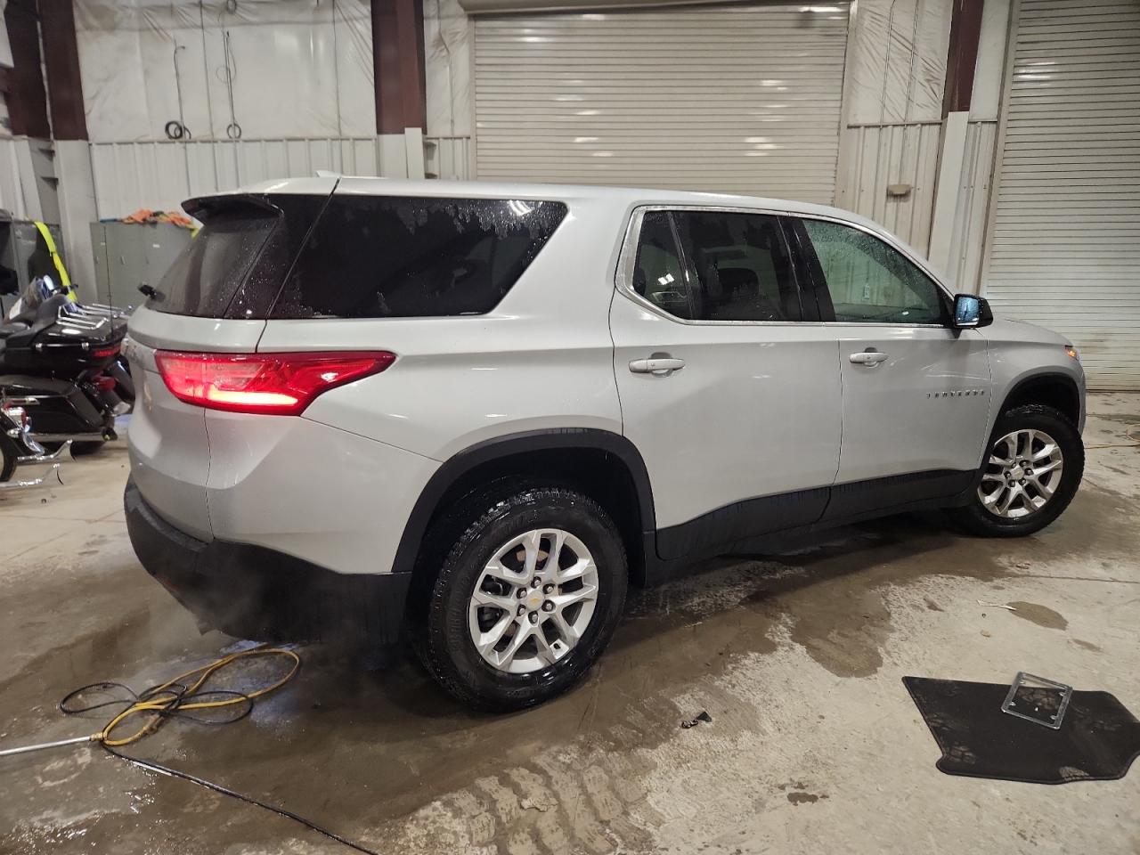 CHEVROLET TRAVERSE LS