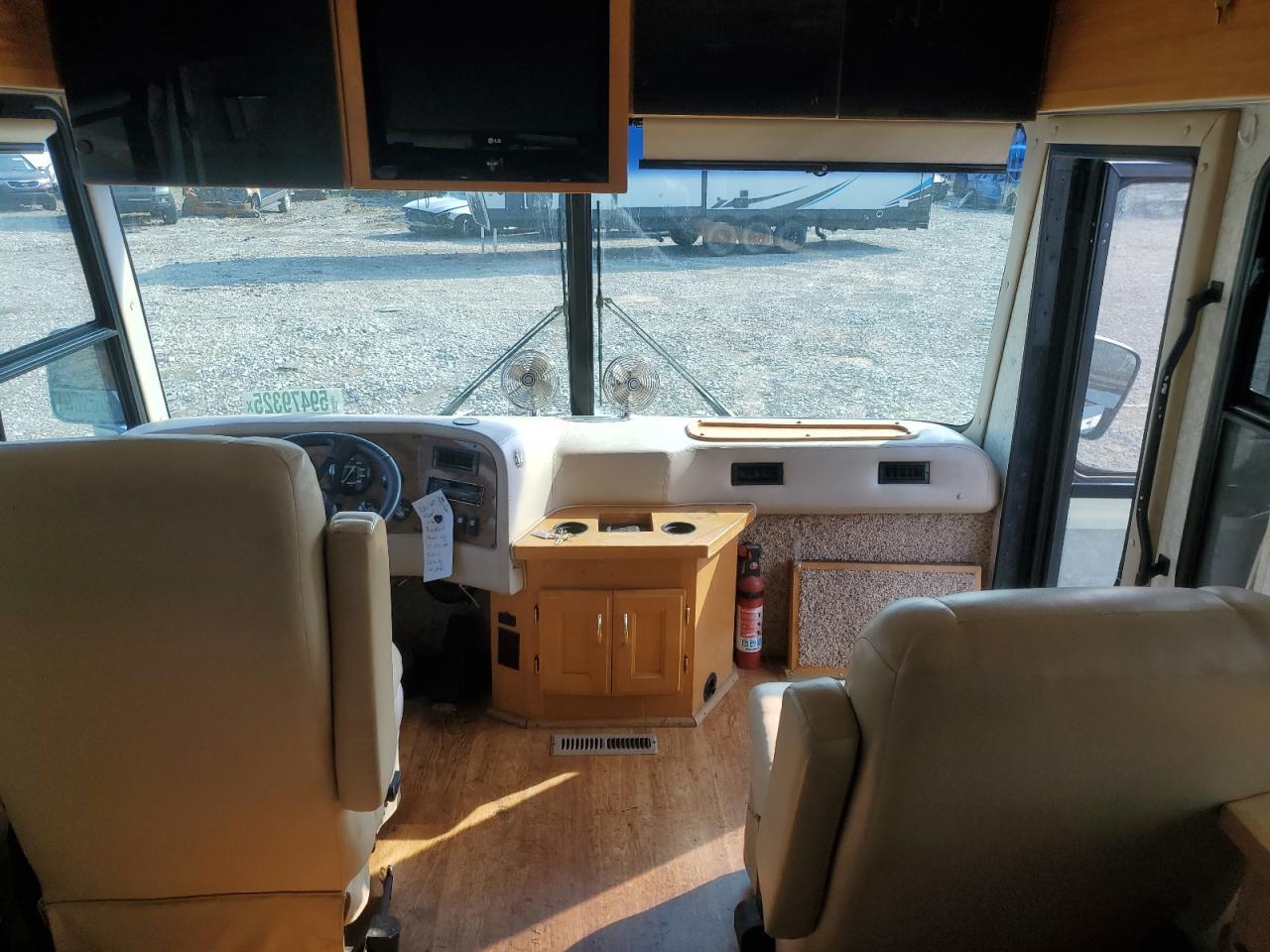 Lot #3283903352 2000 SAFARI MOTORHOME