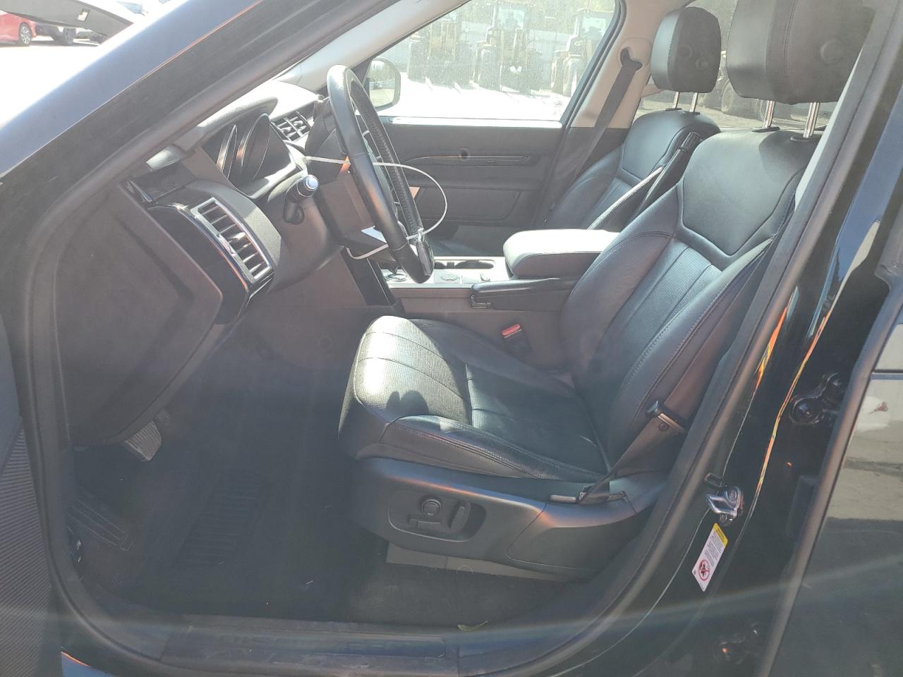 LAND ROVER DISCOVERY SE