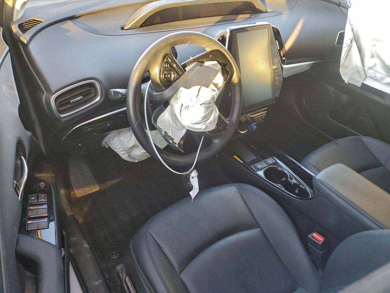 TOYOTA PRIUS PRIME LE