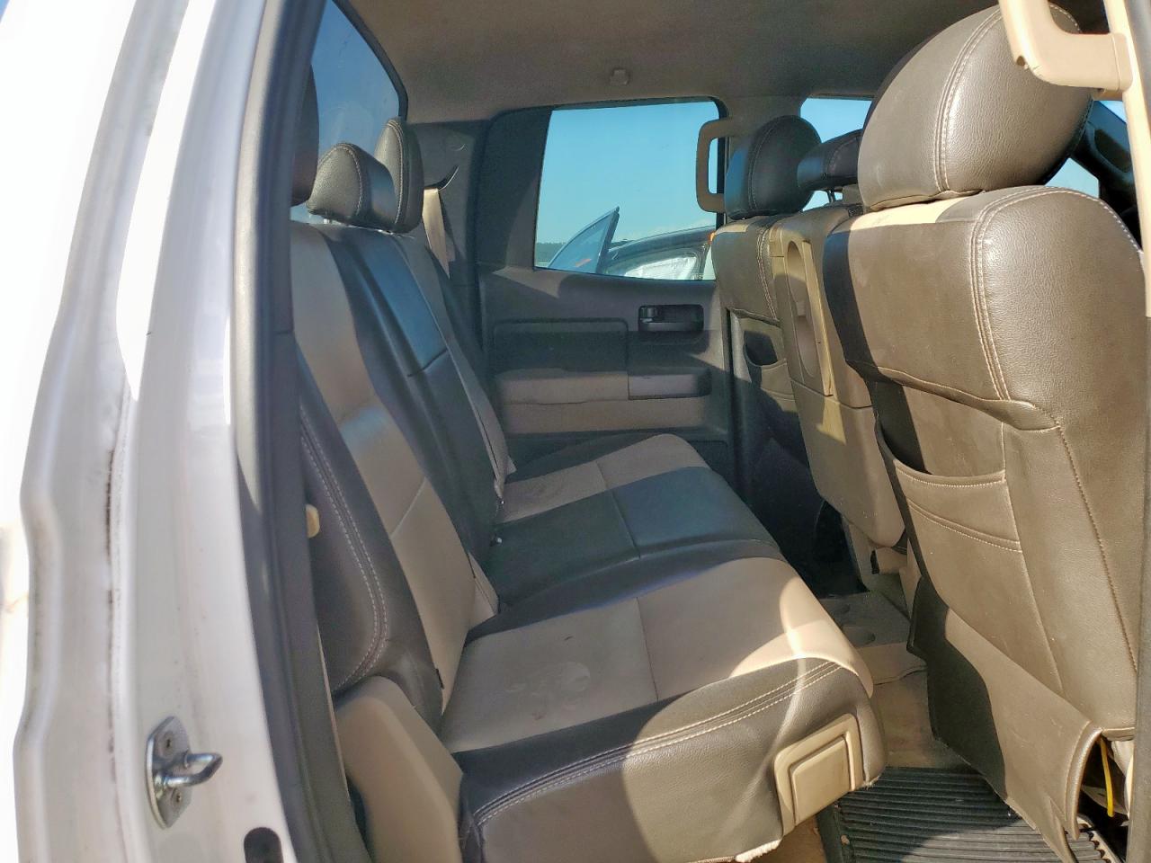 TOYOTA TUNDRA DOUBLE CAB SR5