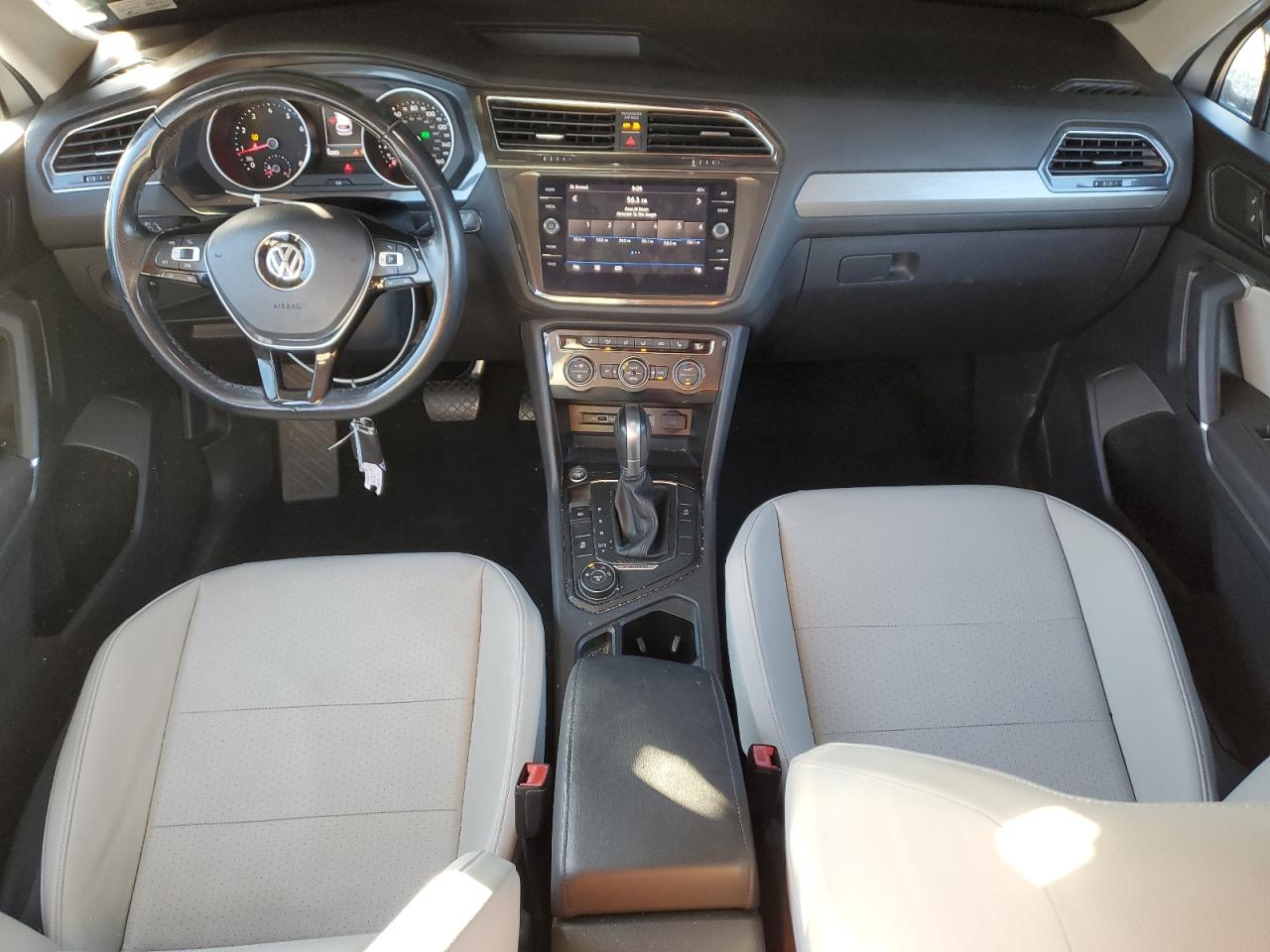 VOLKSWAGEN TIGUAN SE