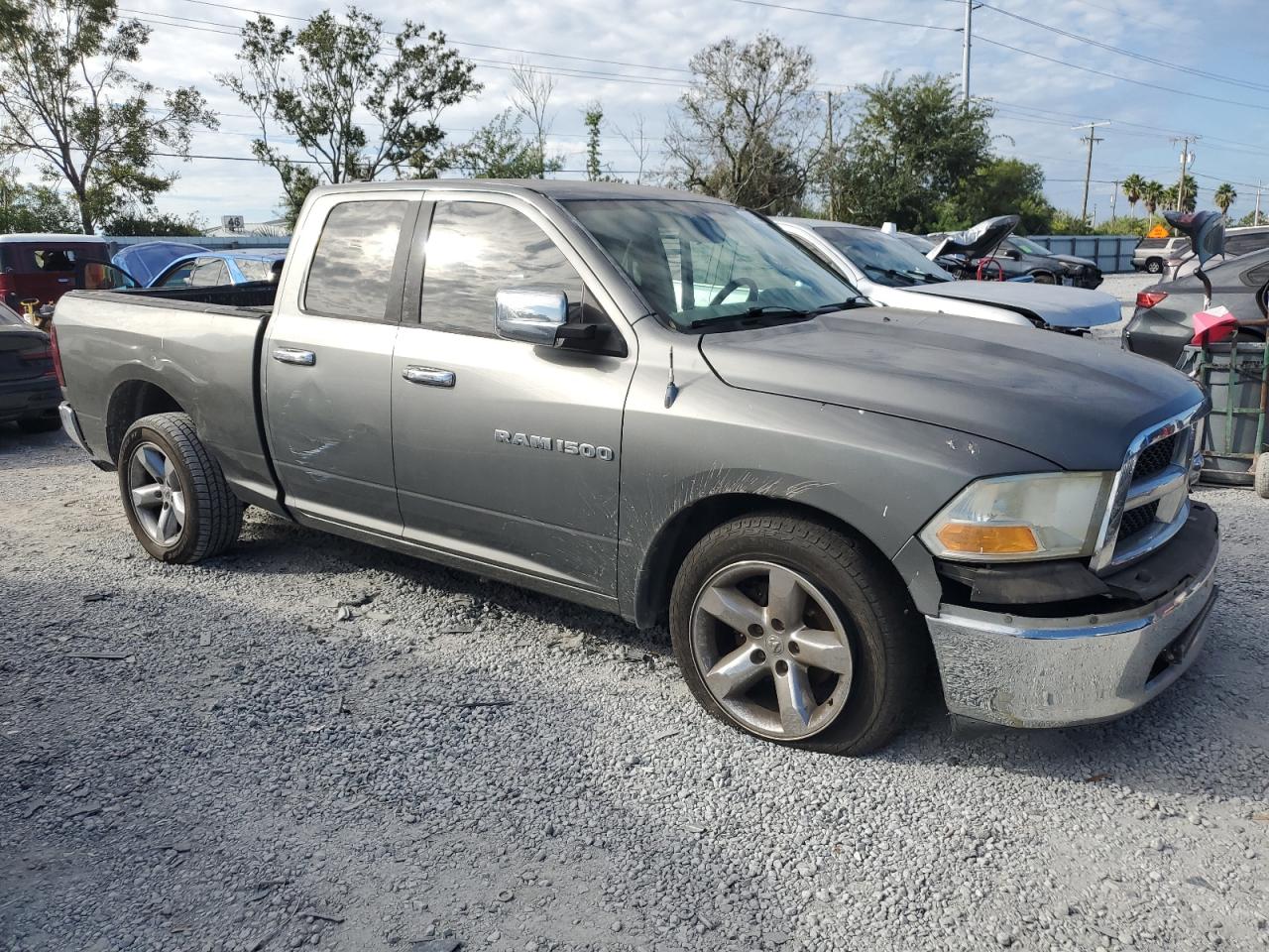 DODGE RAM 1500 SLT