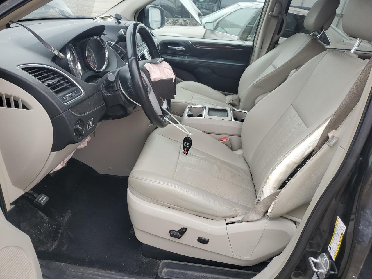 CHRYSLER TOWN & COUNTRY TOURING L