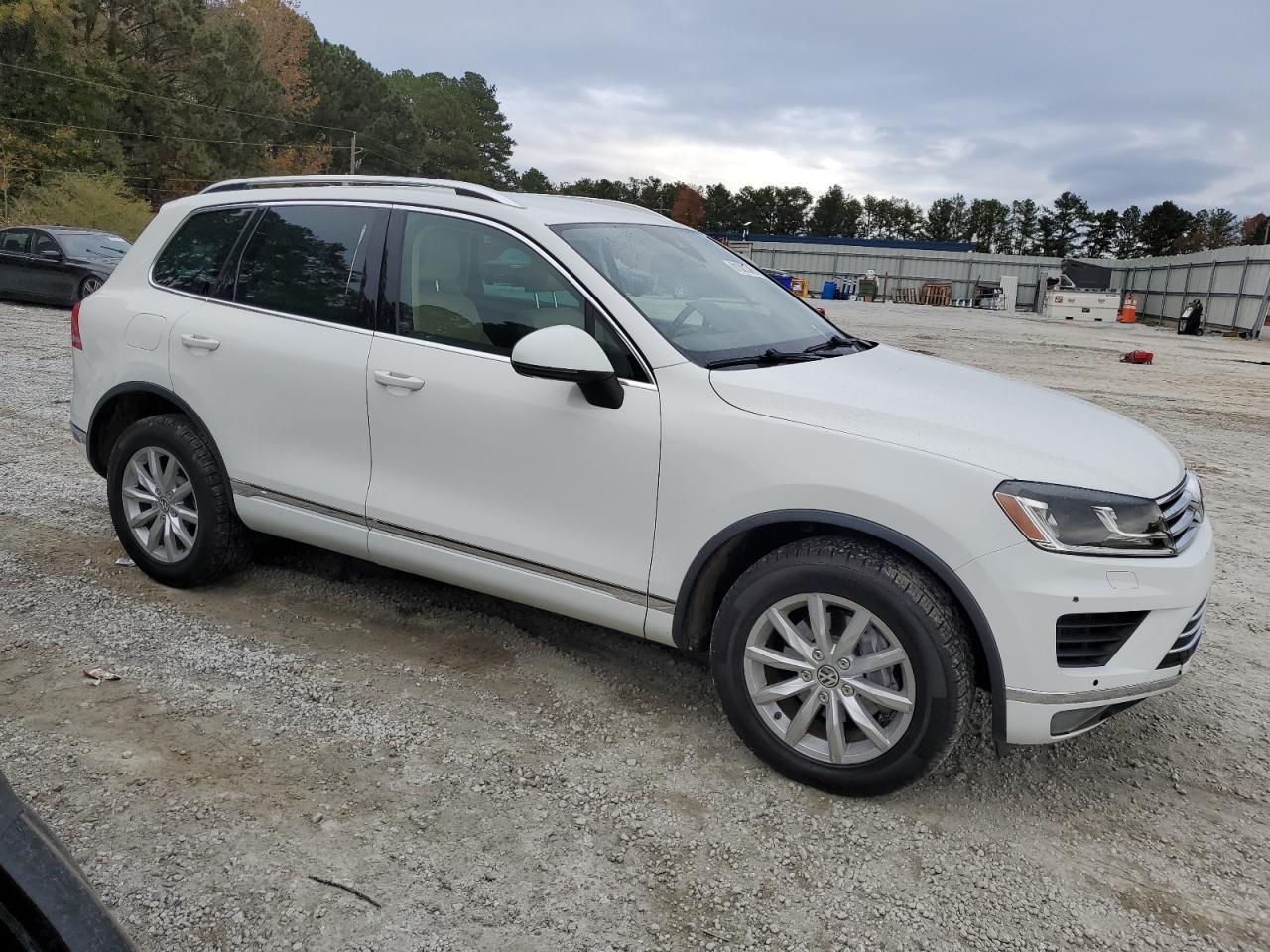 VOLKSWAGEN TOUAREG SPORT