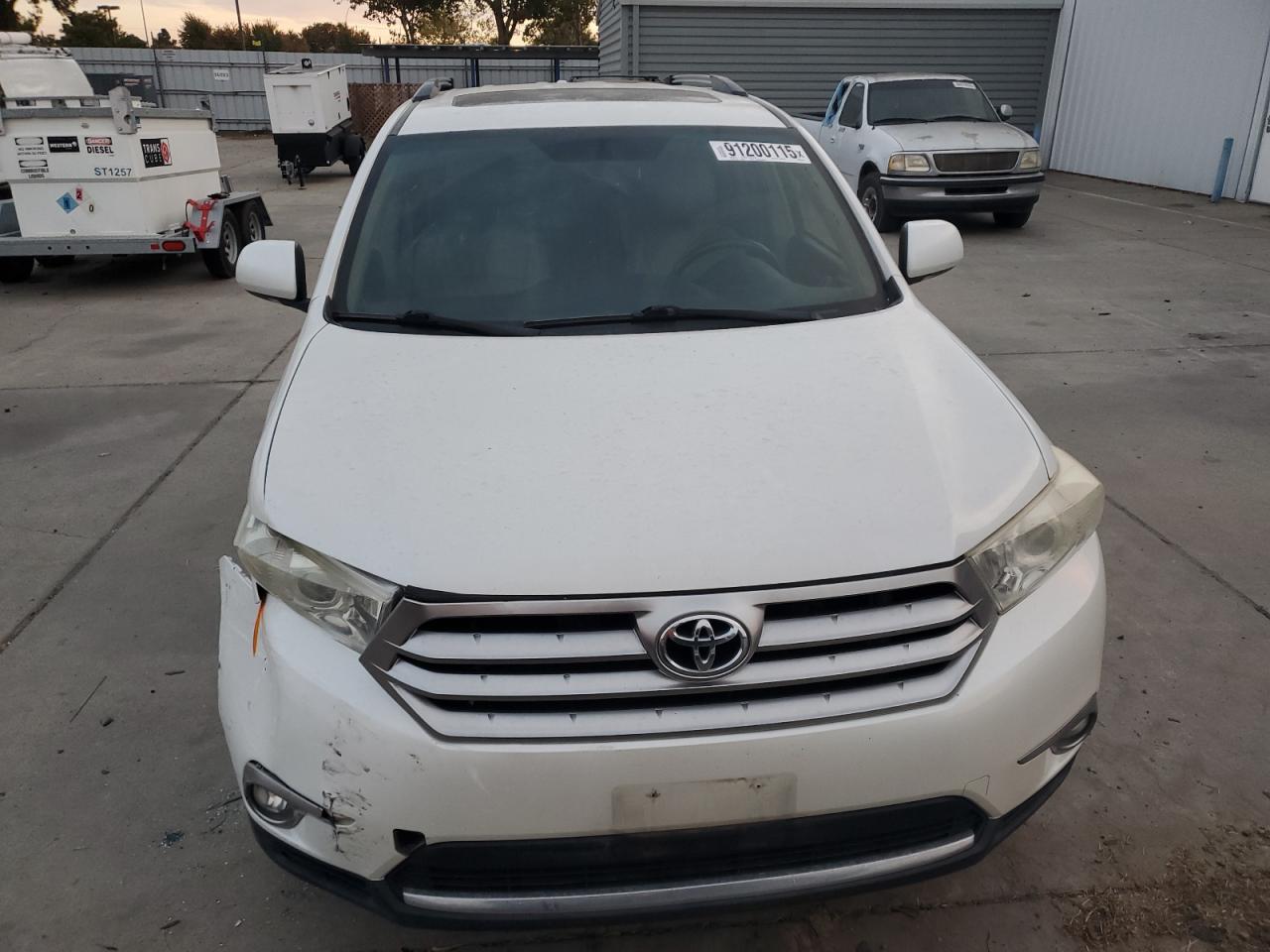 TOYOTA HIGHLANDER LIMITED