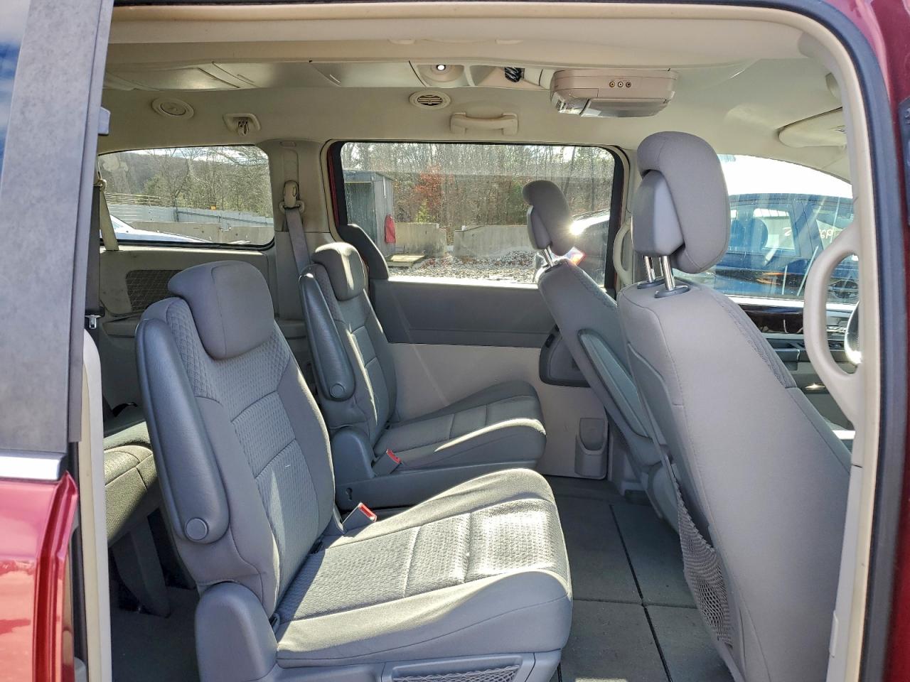 CHRYSLER TOWN & COUNTRY TOURING