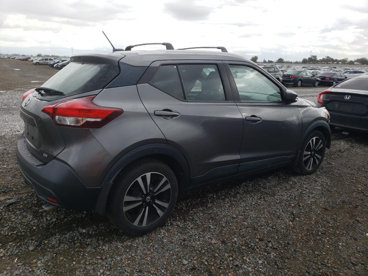 NISSAN KICKS S