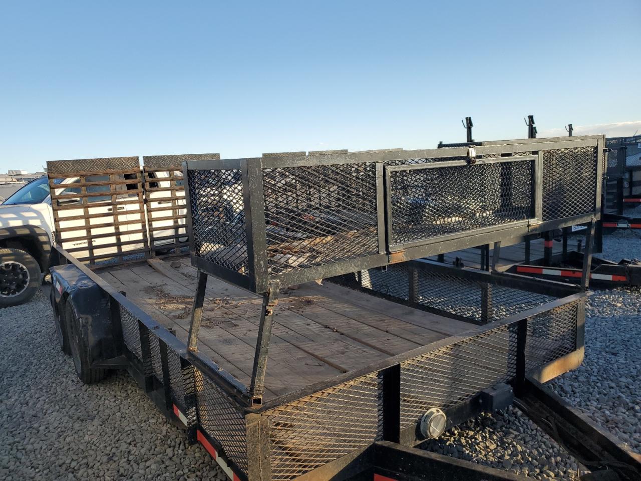 Lot #3309228624 2000 J&C UNKNOWN