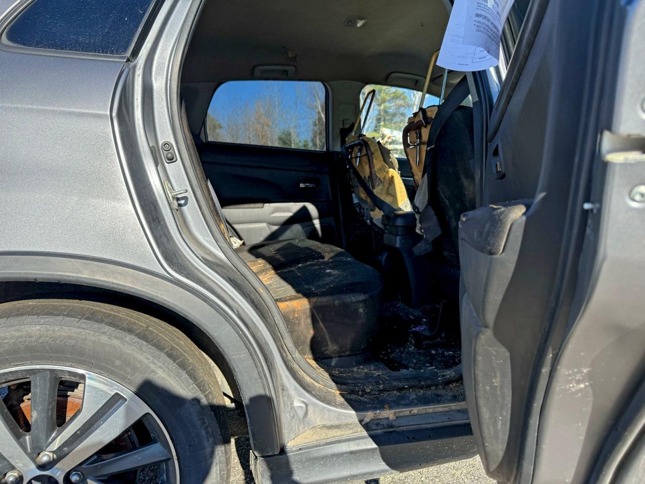 MITSUBISHI OUTLANDER ES