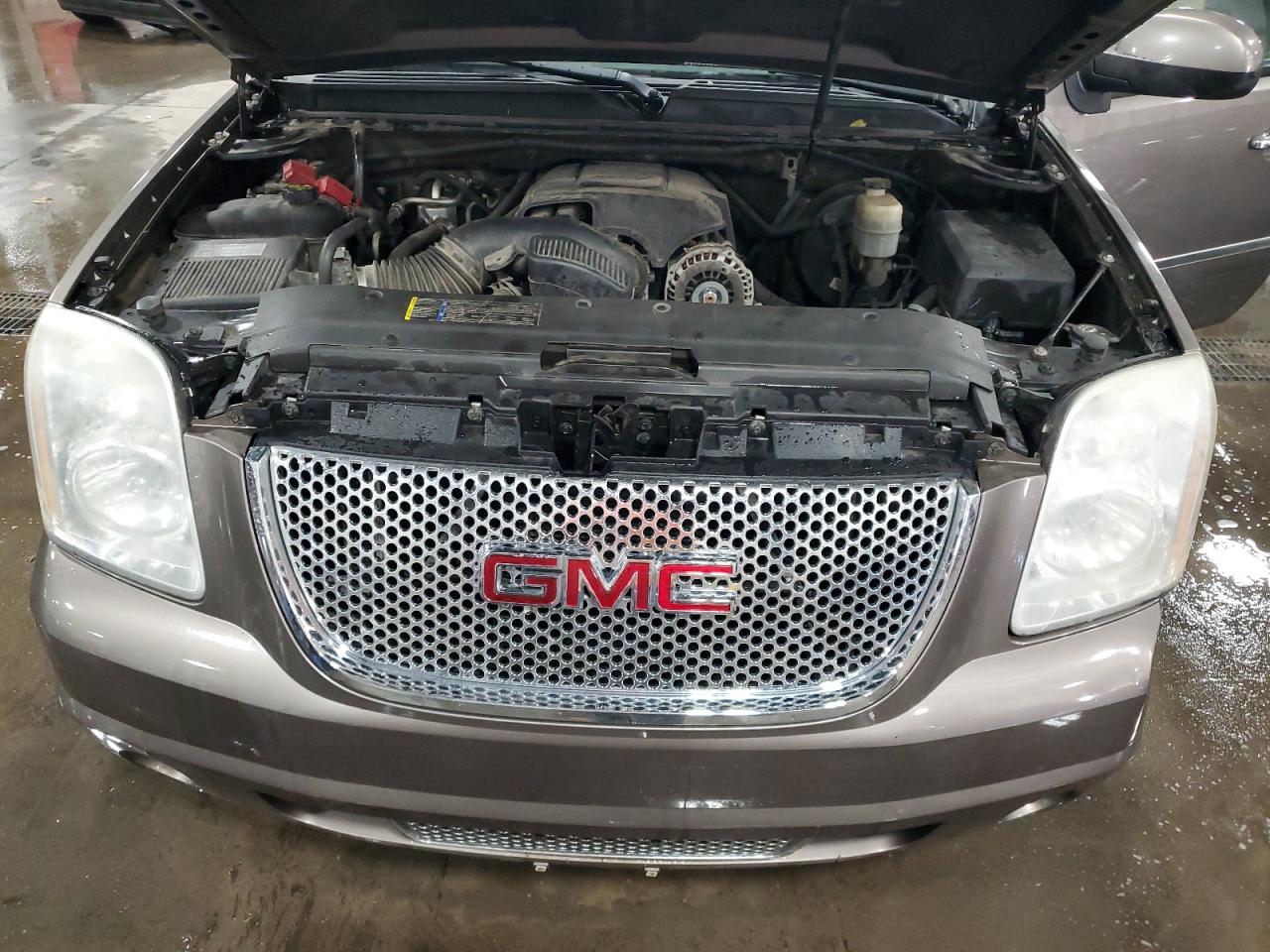 GMC YUKON DENALI