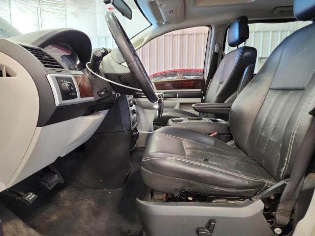 2010 CHRYSLER TOWN & COU - 2A4RR8D12AR451706