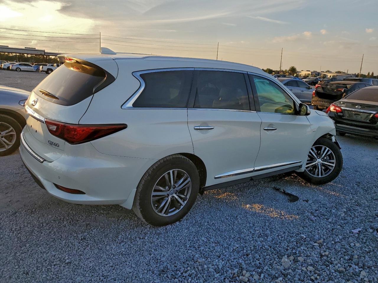INFINITI QX60 LUXE