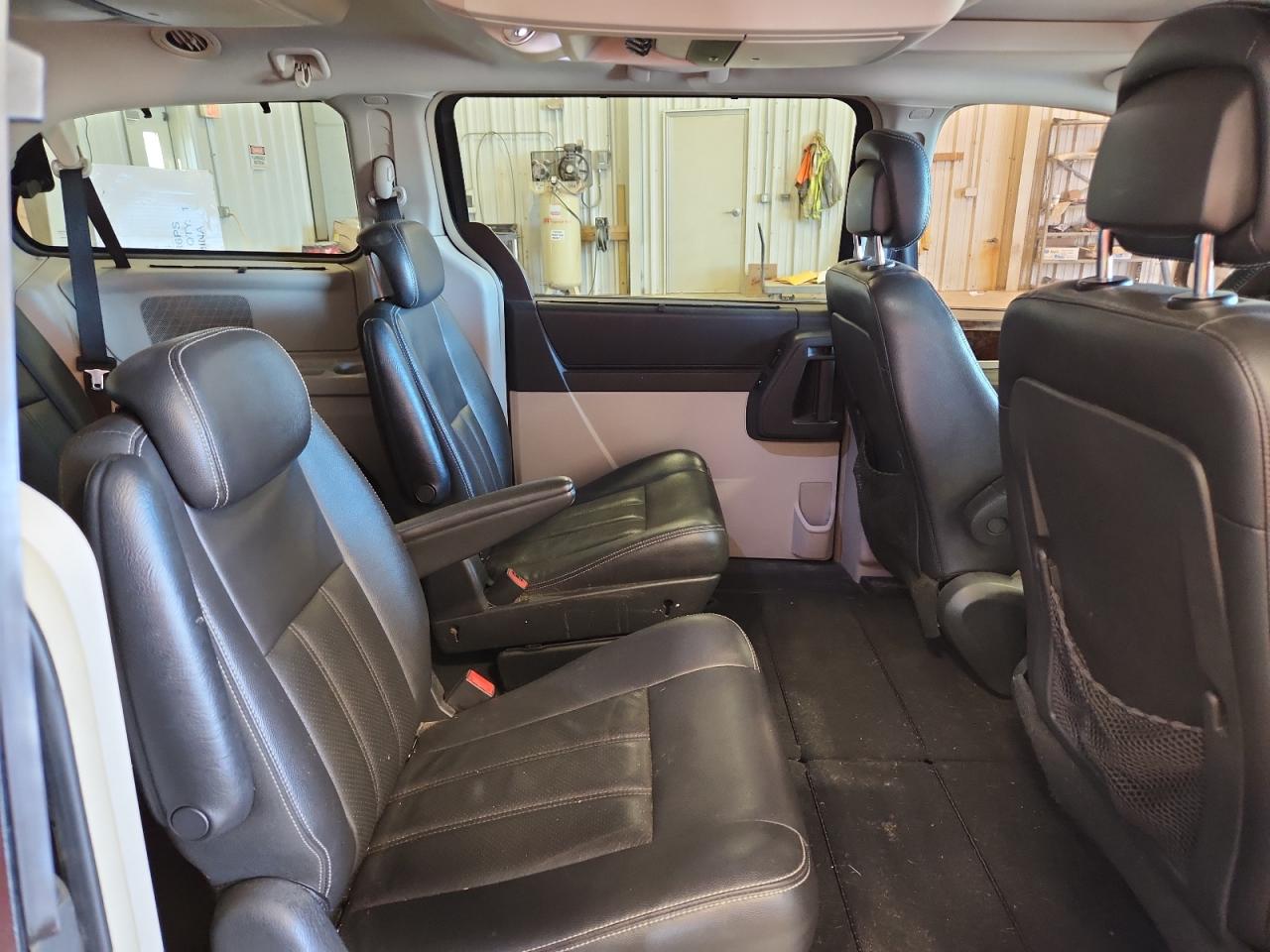 CHRYSLER TOWN & COUNTRY TOURING PLUS