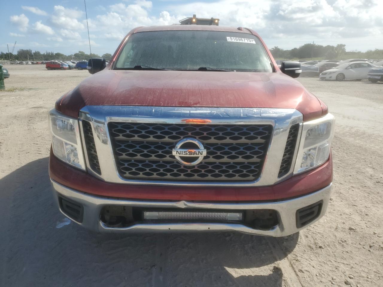 NISSAN TITAN S