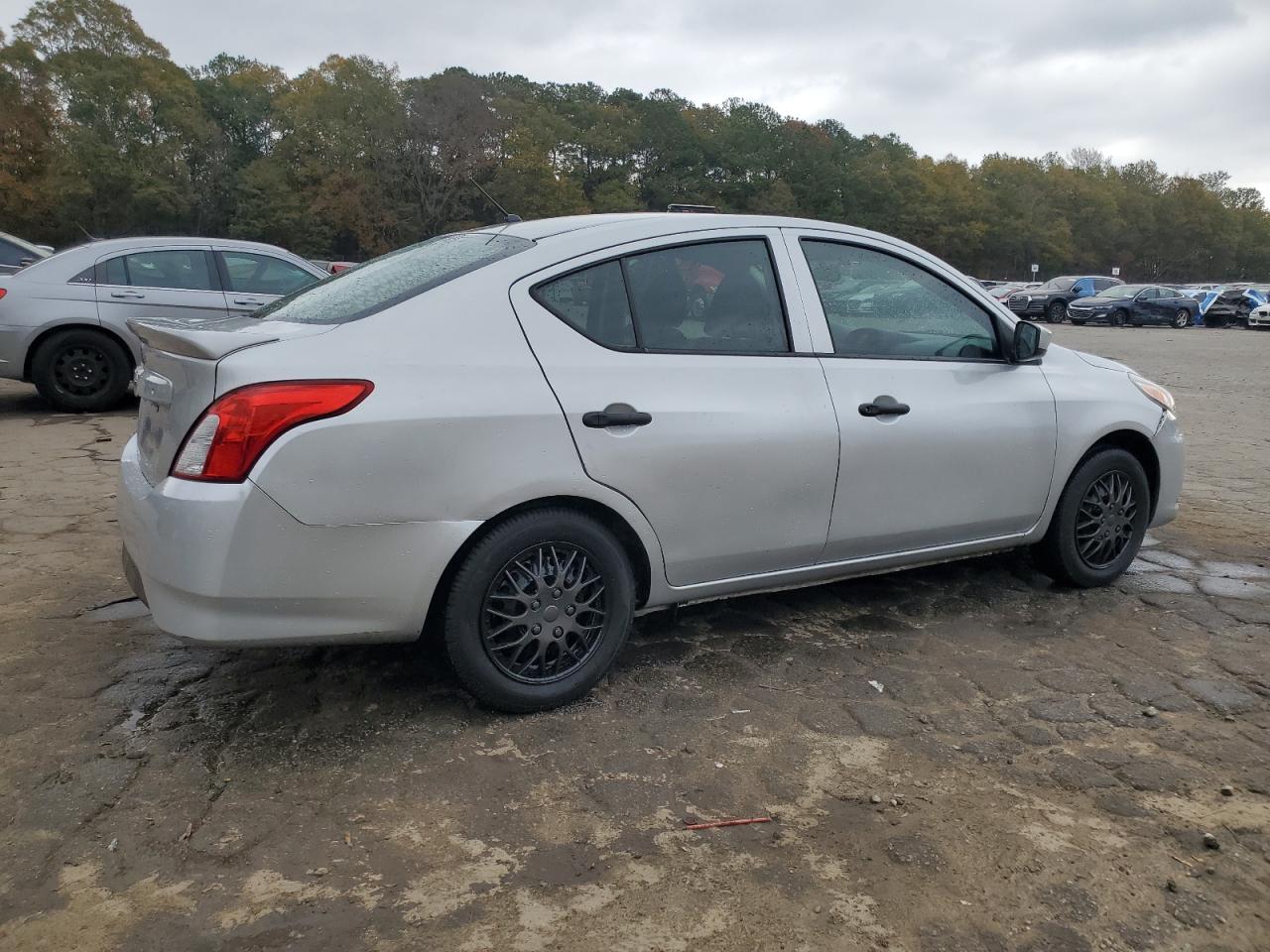 NISSAN VERSA S