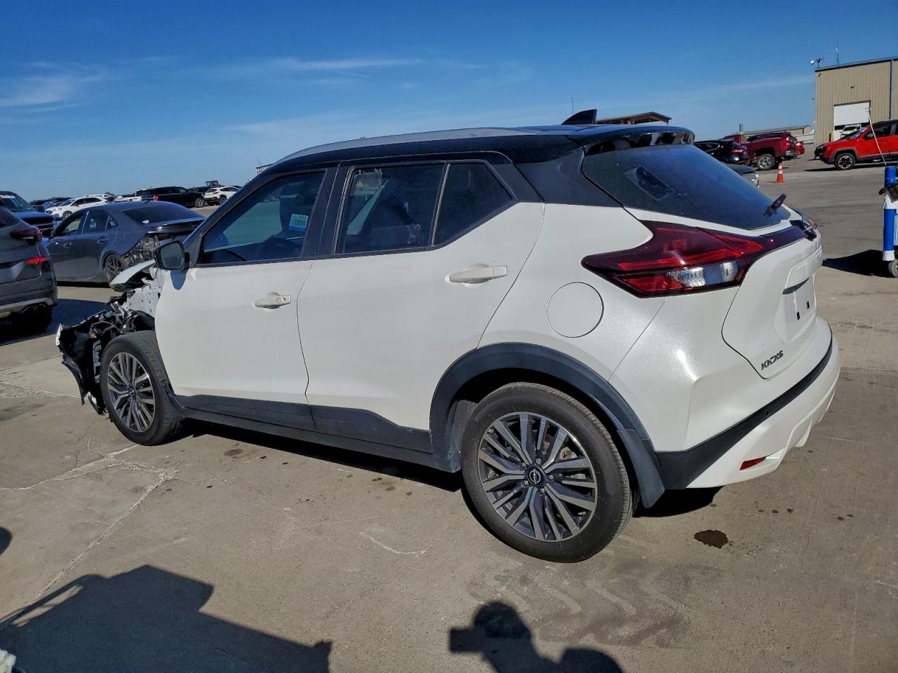 NISSAN KICKS SV