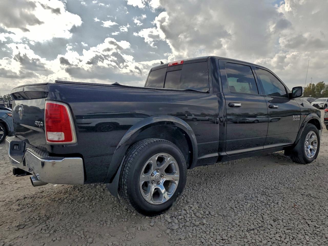 RAM 1500 LARAMIE