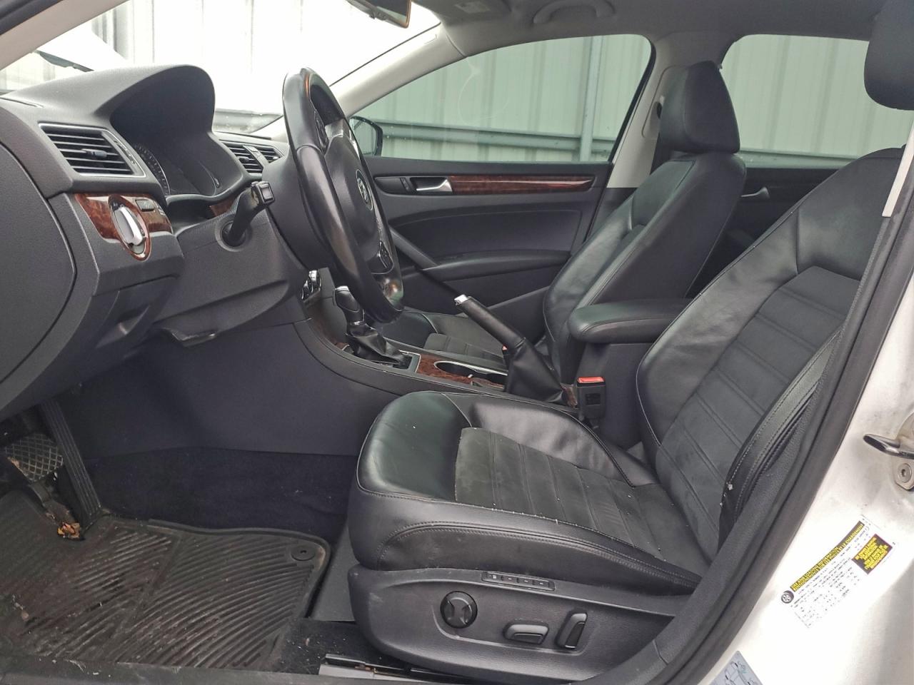 VOLKSWAGEN PASSAT SEL