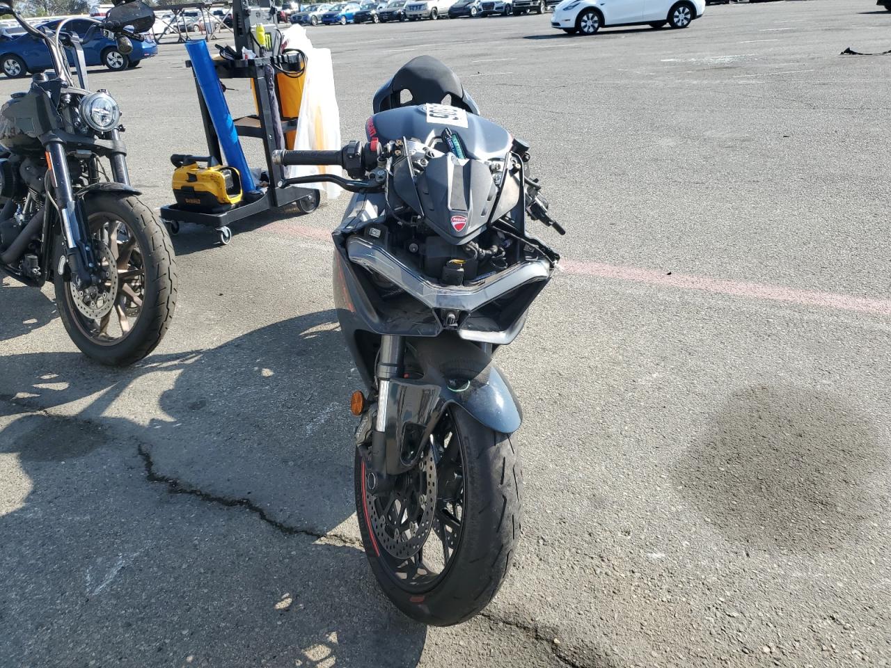 Lot #3298085130 2024 DUCATI PANIGALE V