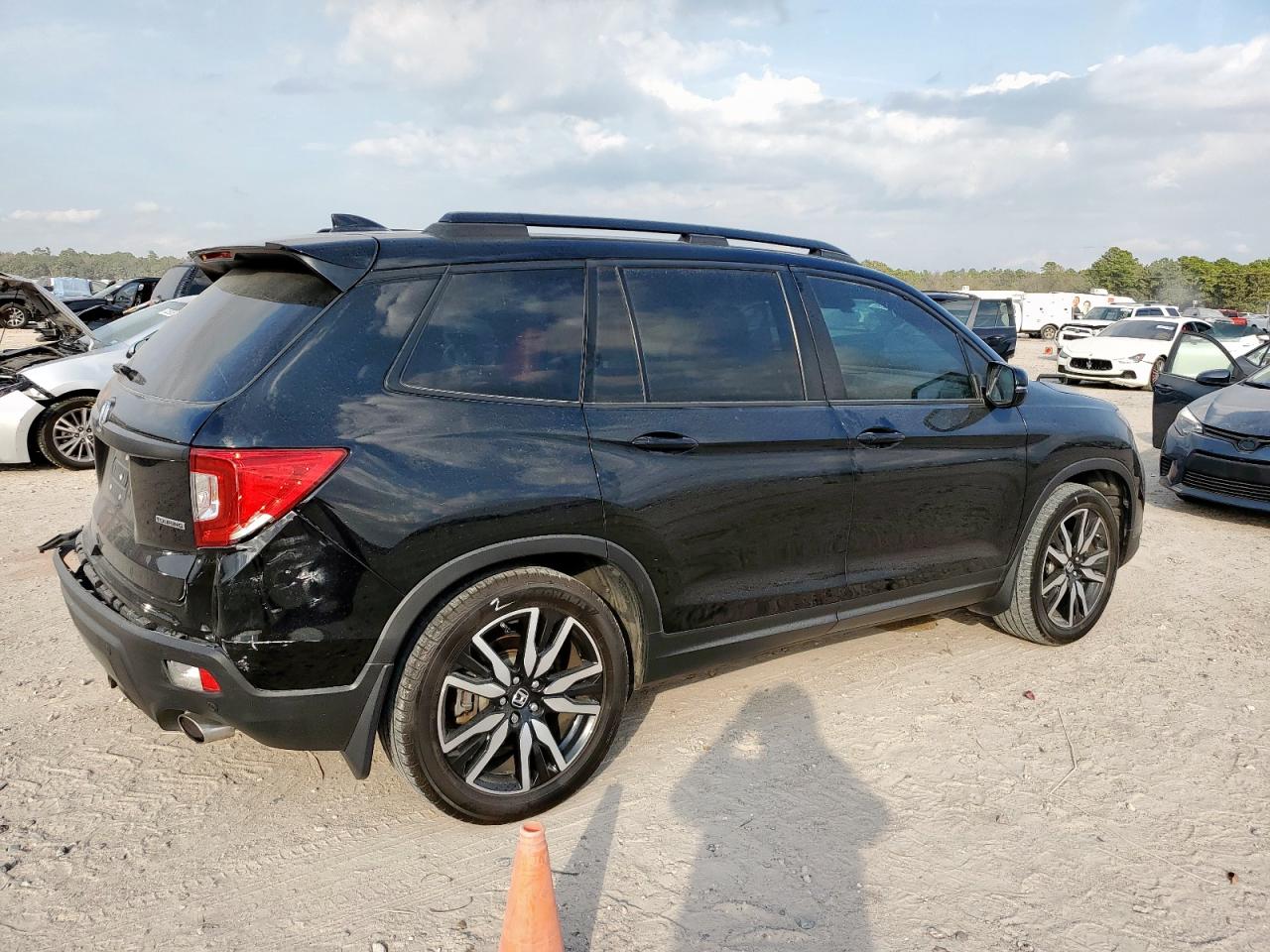 Lot #3318021410 2019 HONDA PASSPORT T