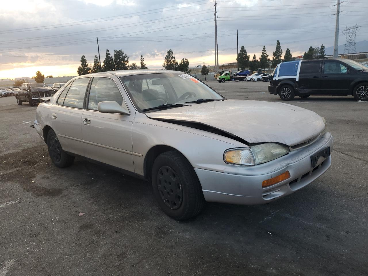 Lot #3298085129 1996 TOYOTA CAMRY DX