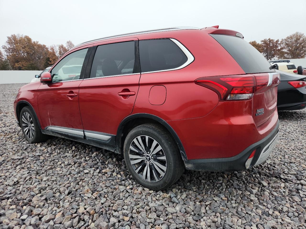 MITSUBISHI OUTLANDER SE