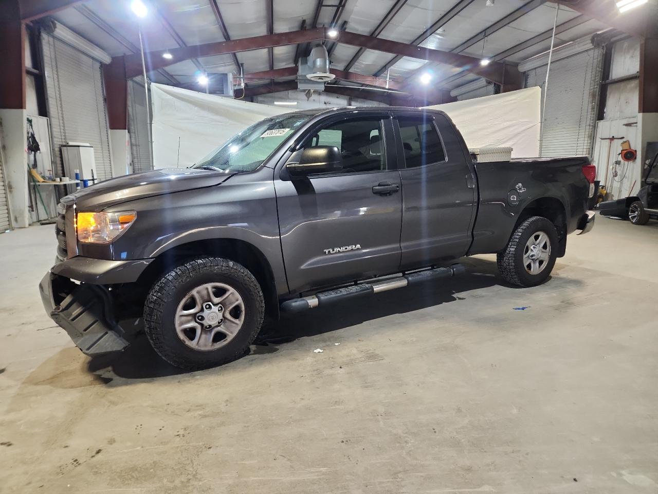TOYOTA TUNDRA DOUBLE CAB SR5