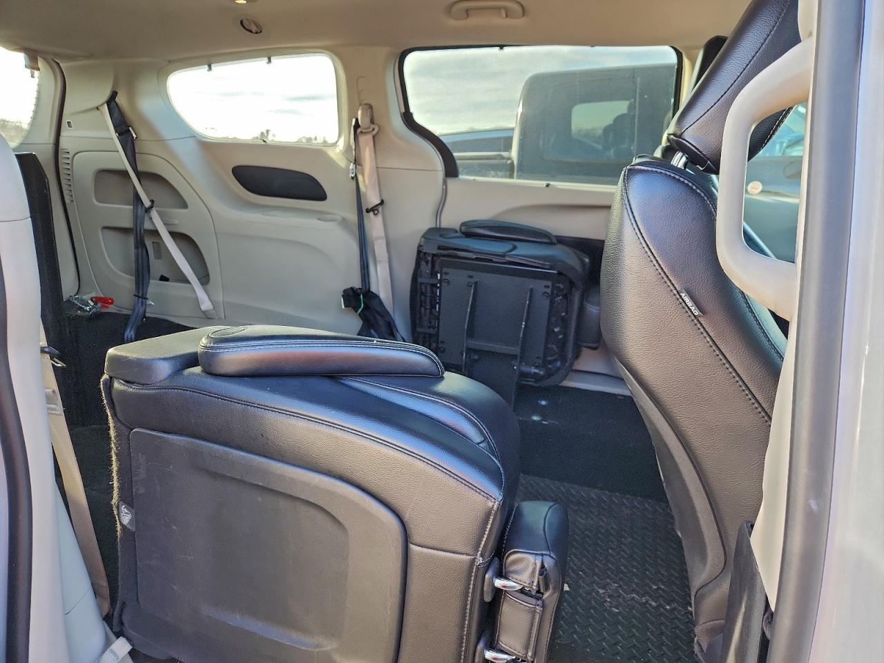 CHRYSLER PACIFICA TOURING L