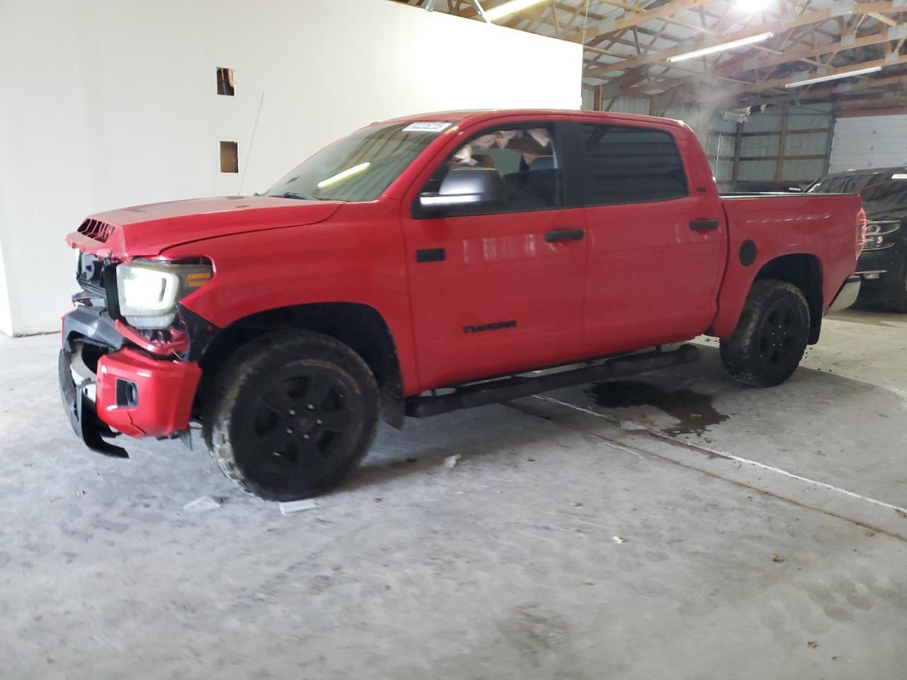 TOYOTA TUNDRA CREWMAX SR5