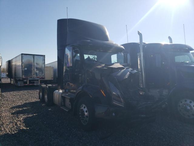 Global Auto Auctions: 2023 VOLVO VNR