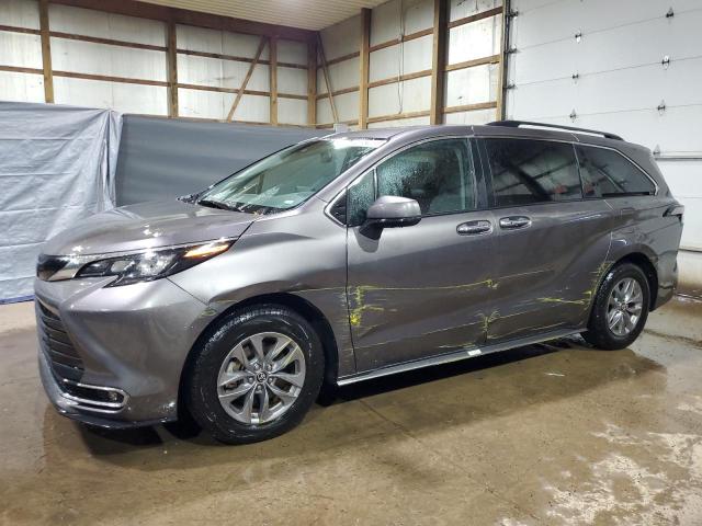 Global Auto Auctions: 2024 TOYOTA SIENNA XLE