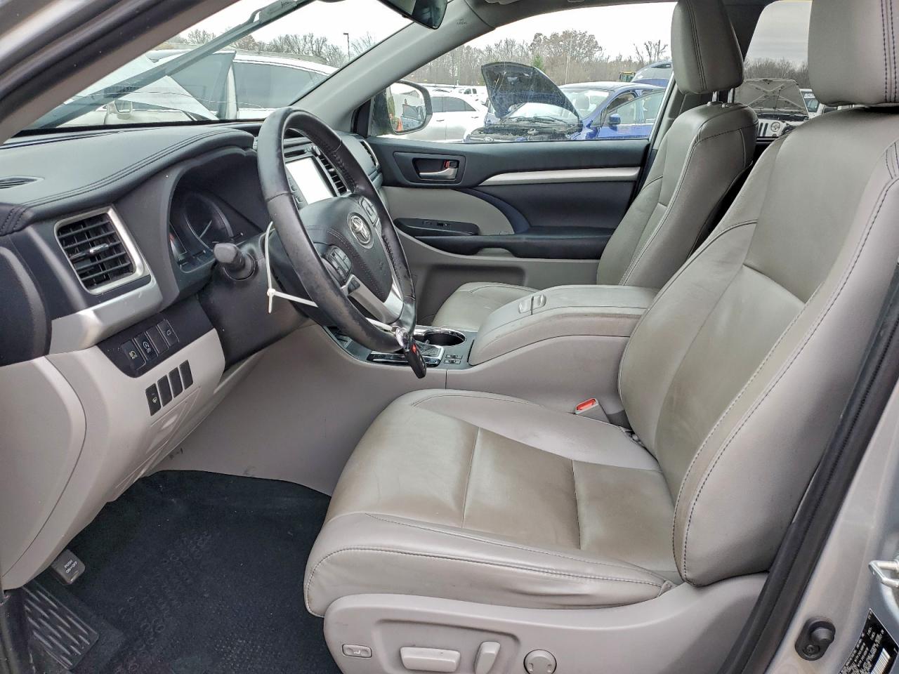 TOYOTA HIGHLANDER SE