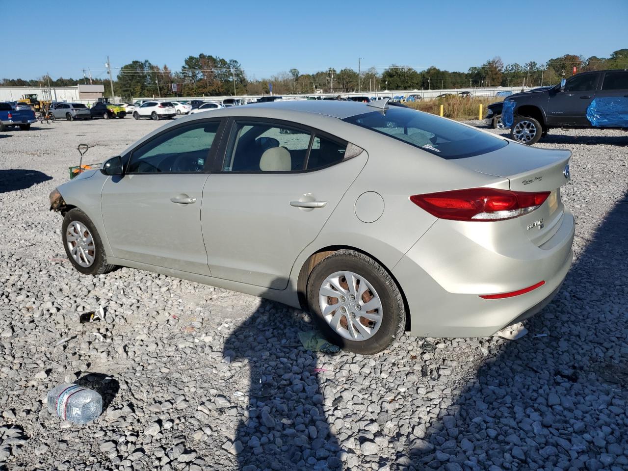 HYUNDAI ELANTRA SE