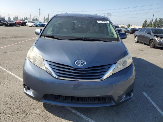 2017 TOYOTA SIENNA LE #3304889536