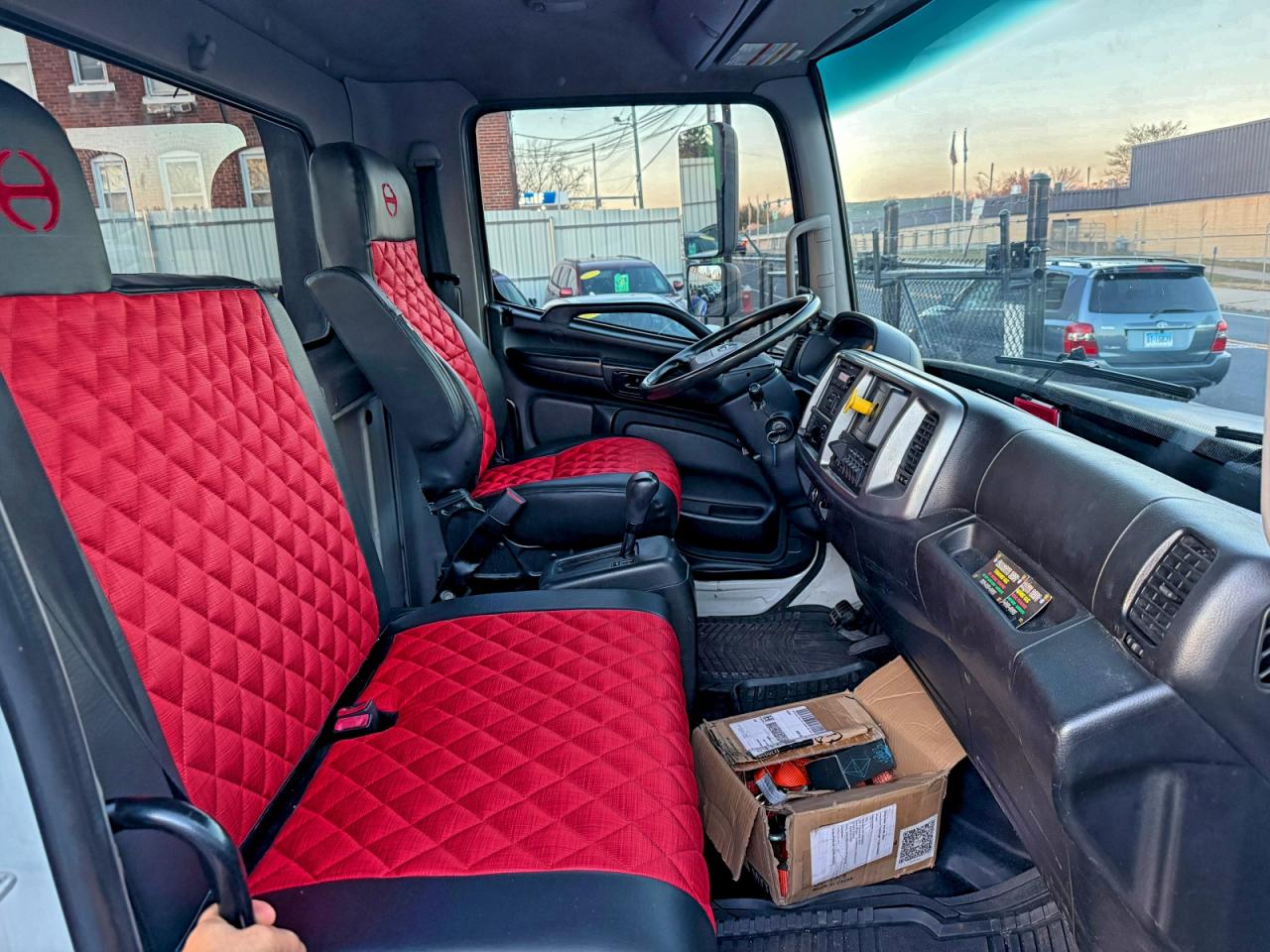 Lot #3297049494 2020 HINO 258/268