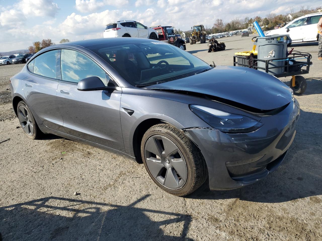 TESLA MODEL 3